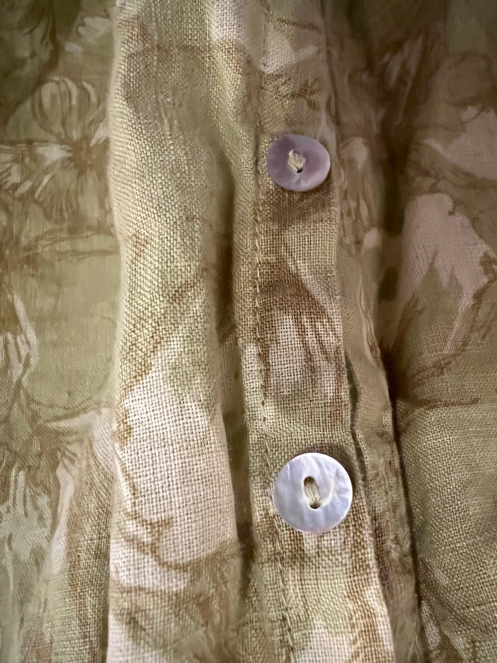 cut loose Olive Green Floral Button-Front Shirt - Picture 4 of 6